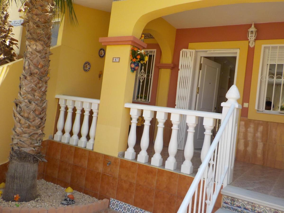 Вилла Casa La Zenia Elite Townhouse With Shared Pool And 10 Minutes Walk To Beach Ориуэла Экстерьер фото
